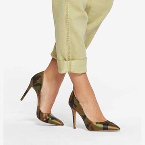 Jessica Simpson pumps NEW